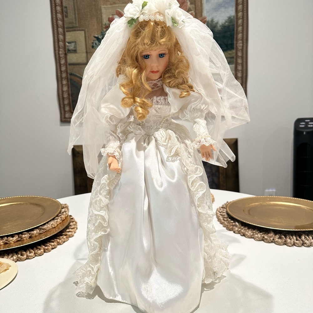 Vintage! STUDIO EDITIONS By Dynasty Annual Bride Porcelain Doll 20"